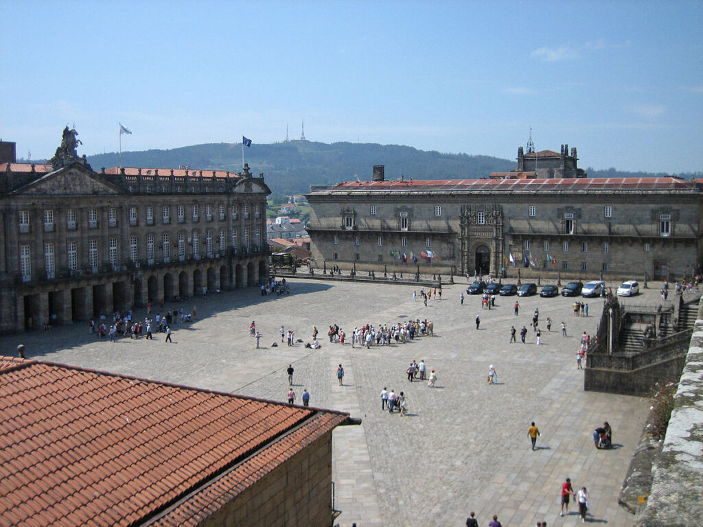 La Plaza del Obradoiro, que visitar, turismo por galicia